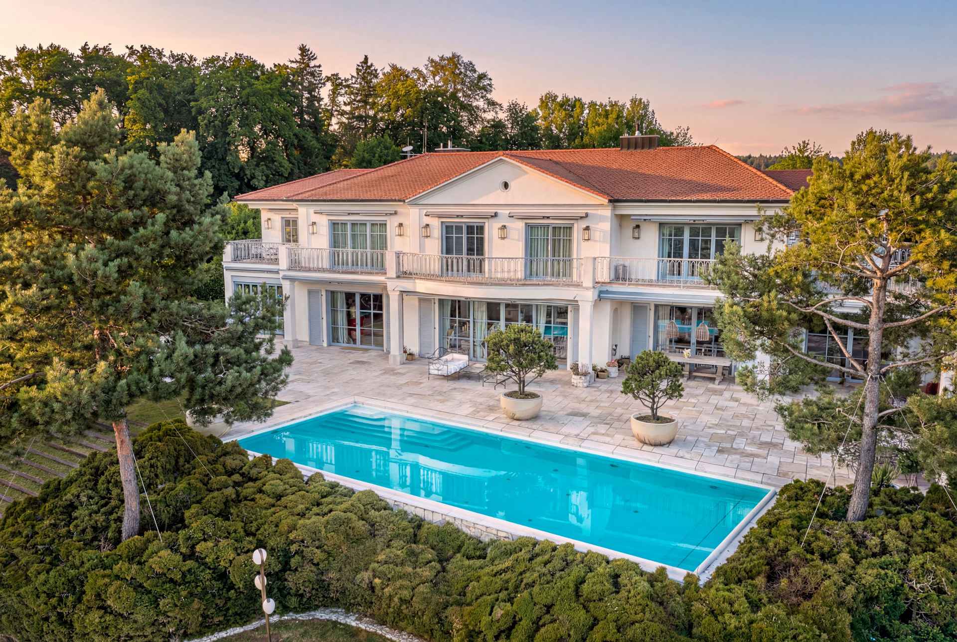 sunset_vibe_main_residence