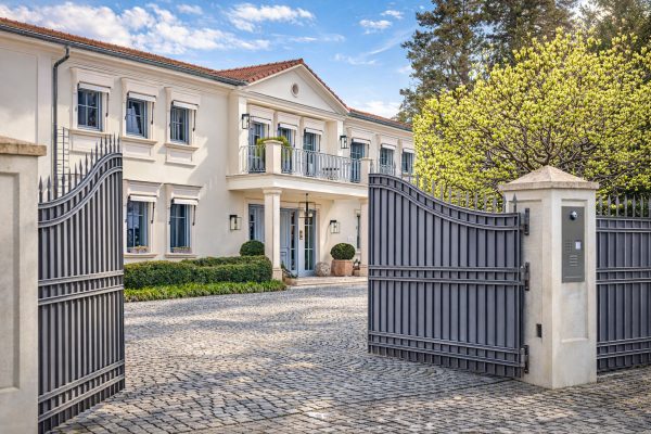 d4bc4dc4-5e07-48f2-ae4c-2834255e7315